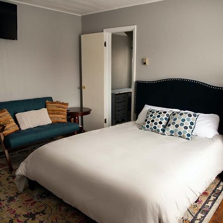 Charming French Studio Apartment Laramie Extérieur photo