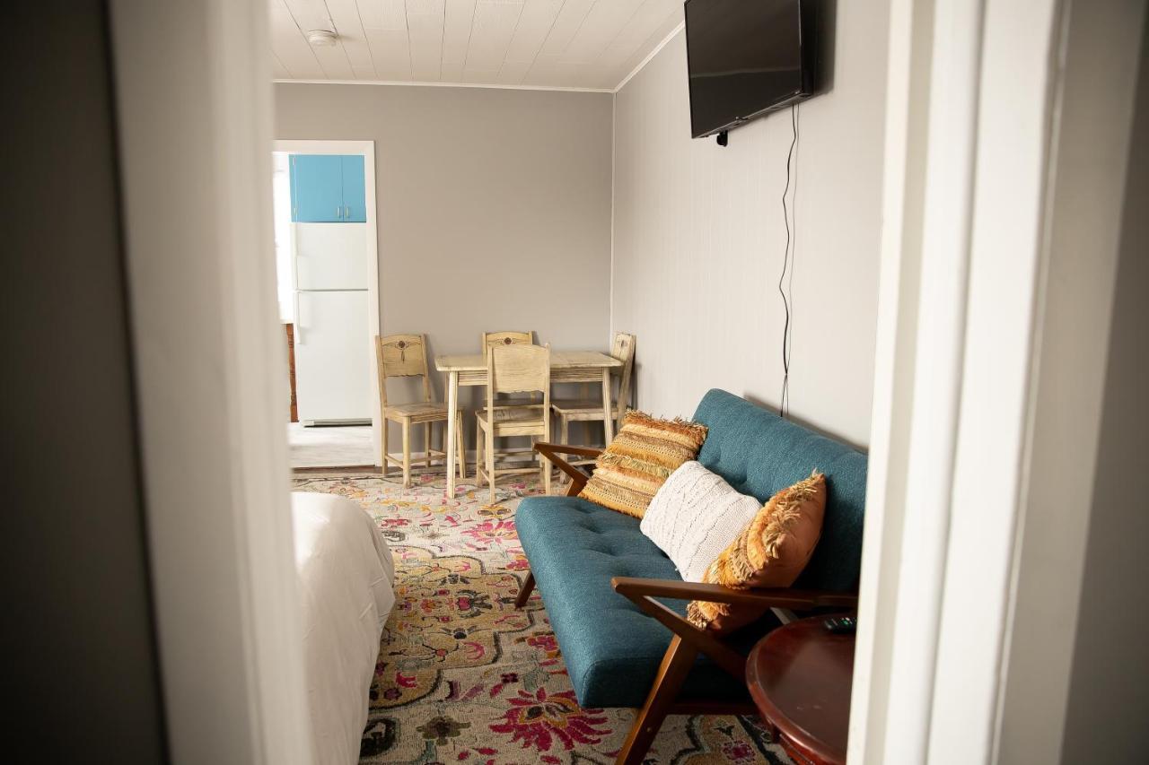 Charming French Studio Apartment Laramie Extérieur photo